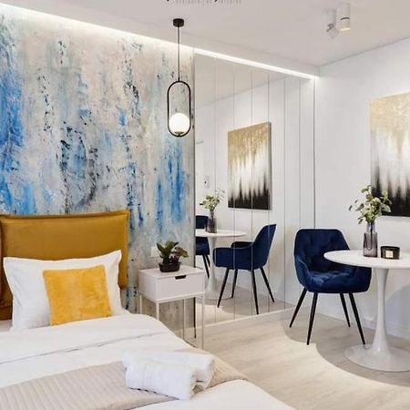 Government Deluxe Studio By Magic Apartments Bukarest Eksteriør billede