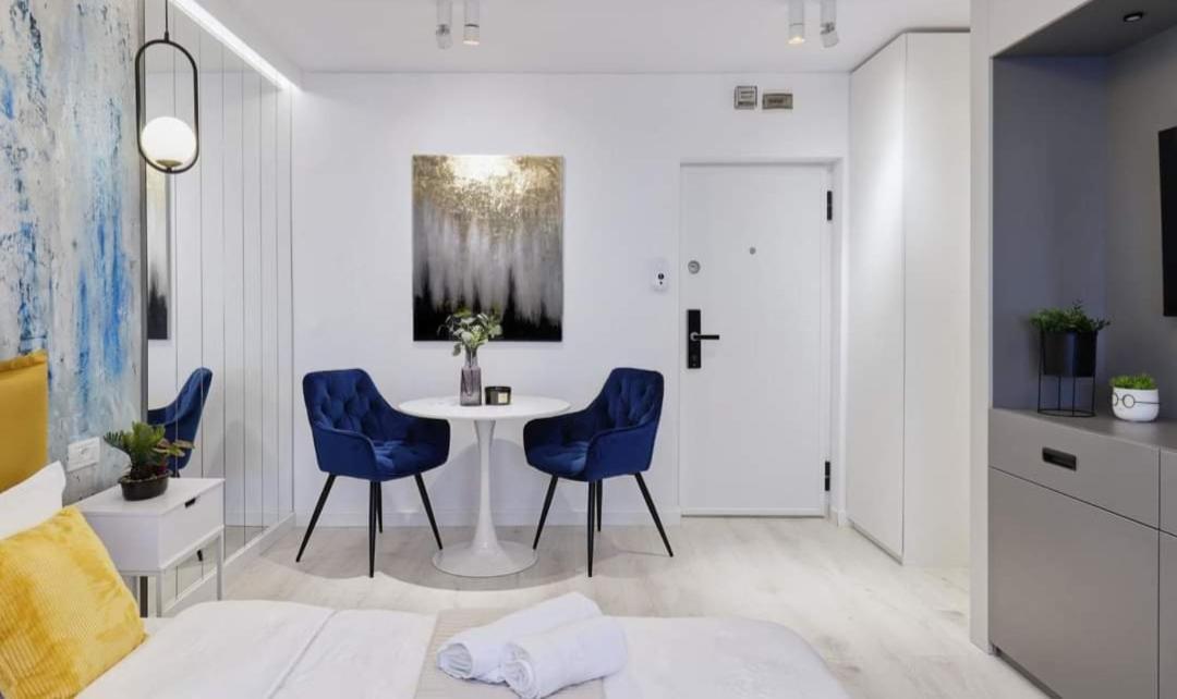 Government Deluxe Studio By Magic Apartments Bukarest Eksteriør billede